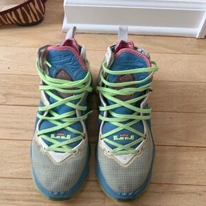 Nike LeBron 19 'Tropical 2021 Sneakers Size 10